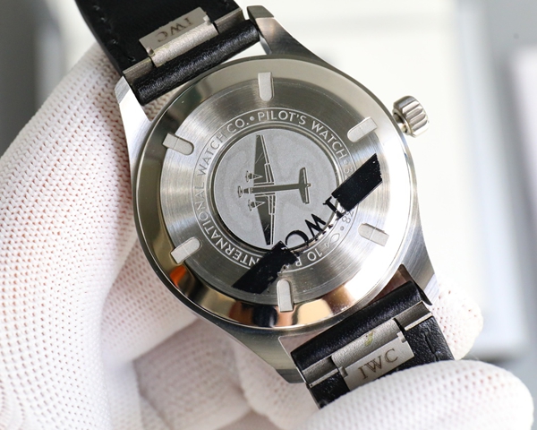 アイ・ダブリュー・シー角部分ディテール